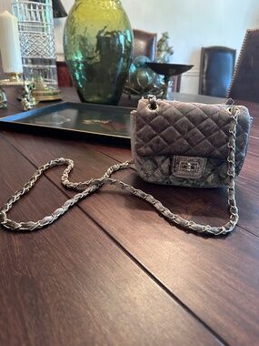 Women’s Mini Quilted Bag